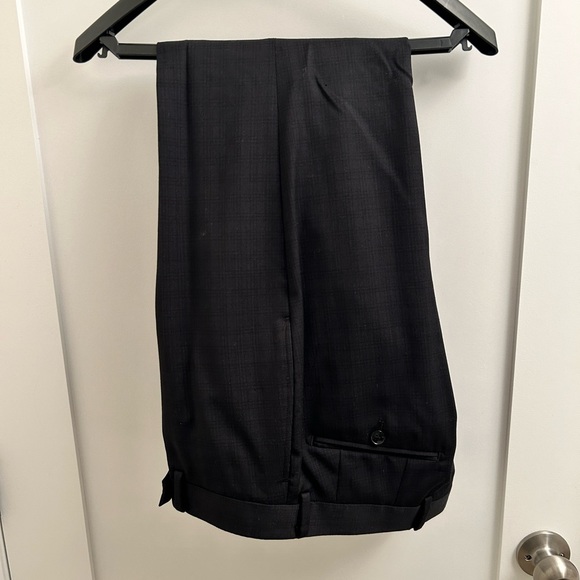 Calvin Klein Suit Jacket & Pants (38R Jacket & 30x29 pants) - Picture 6 of 6